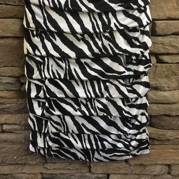 Strapless Zebra dress - Picture 6 of 8