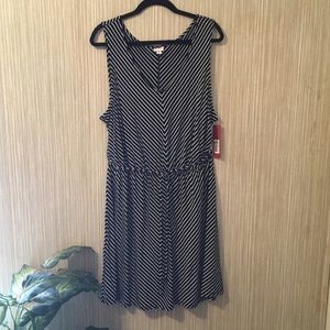 BNWT Merona Black & White Striped Dress. 2X.
