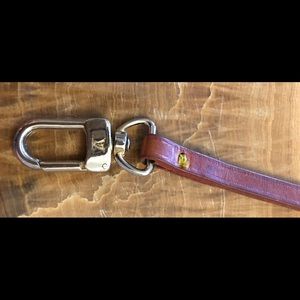 Louis Vuitton leather clasp