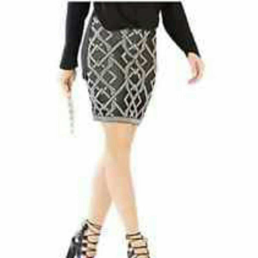 BCBG Power skirt