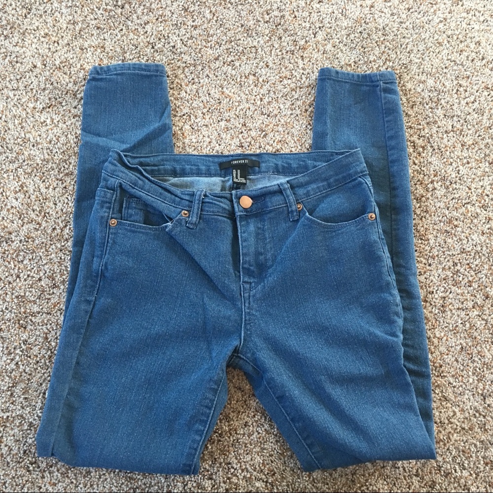 *CLOSET CLEAN OUT* 👖F21 light denim jeans