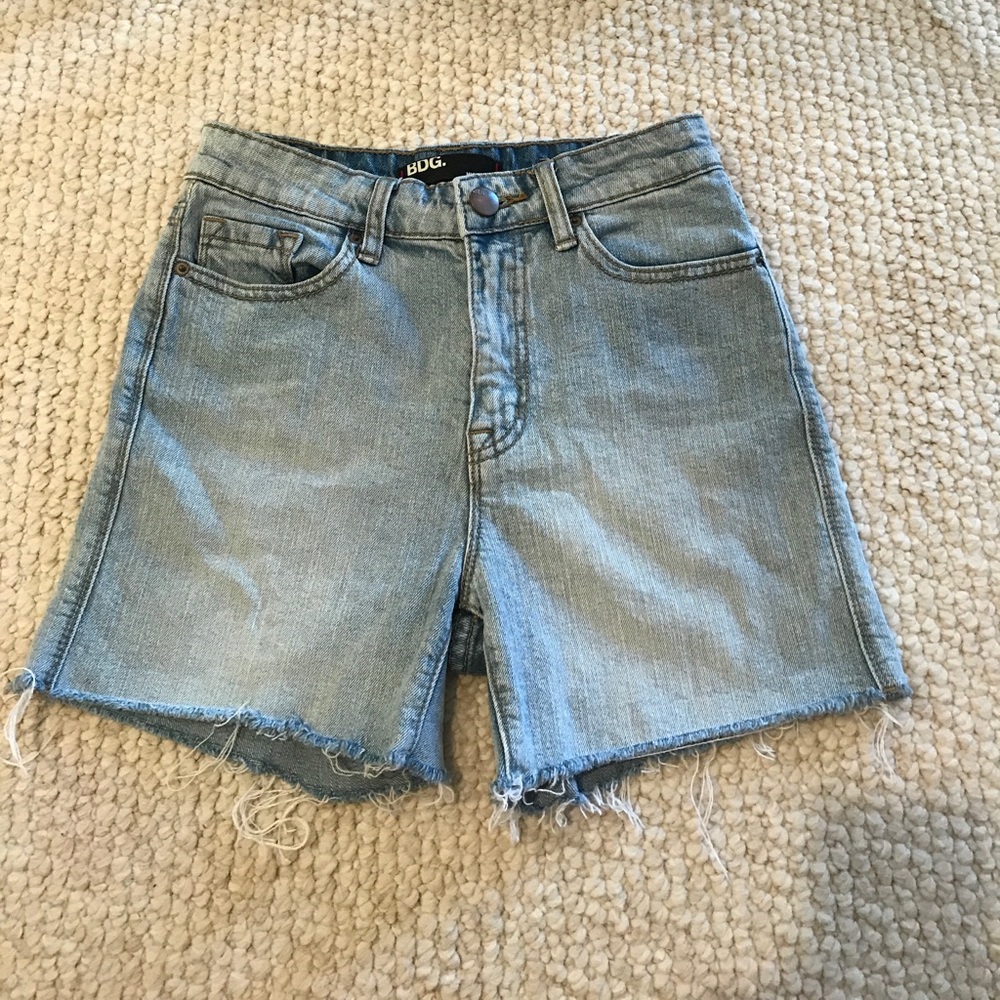 Highwaisted jean shorts