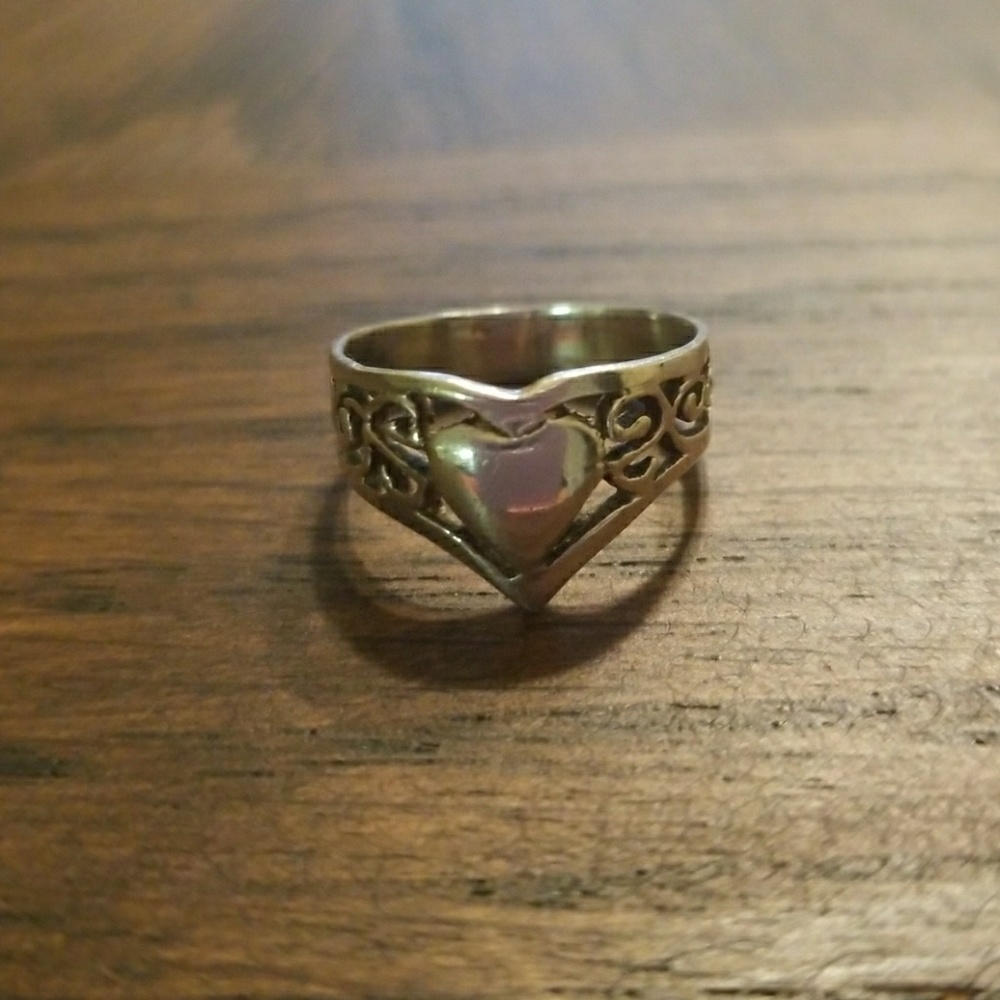 Silver heart ring