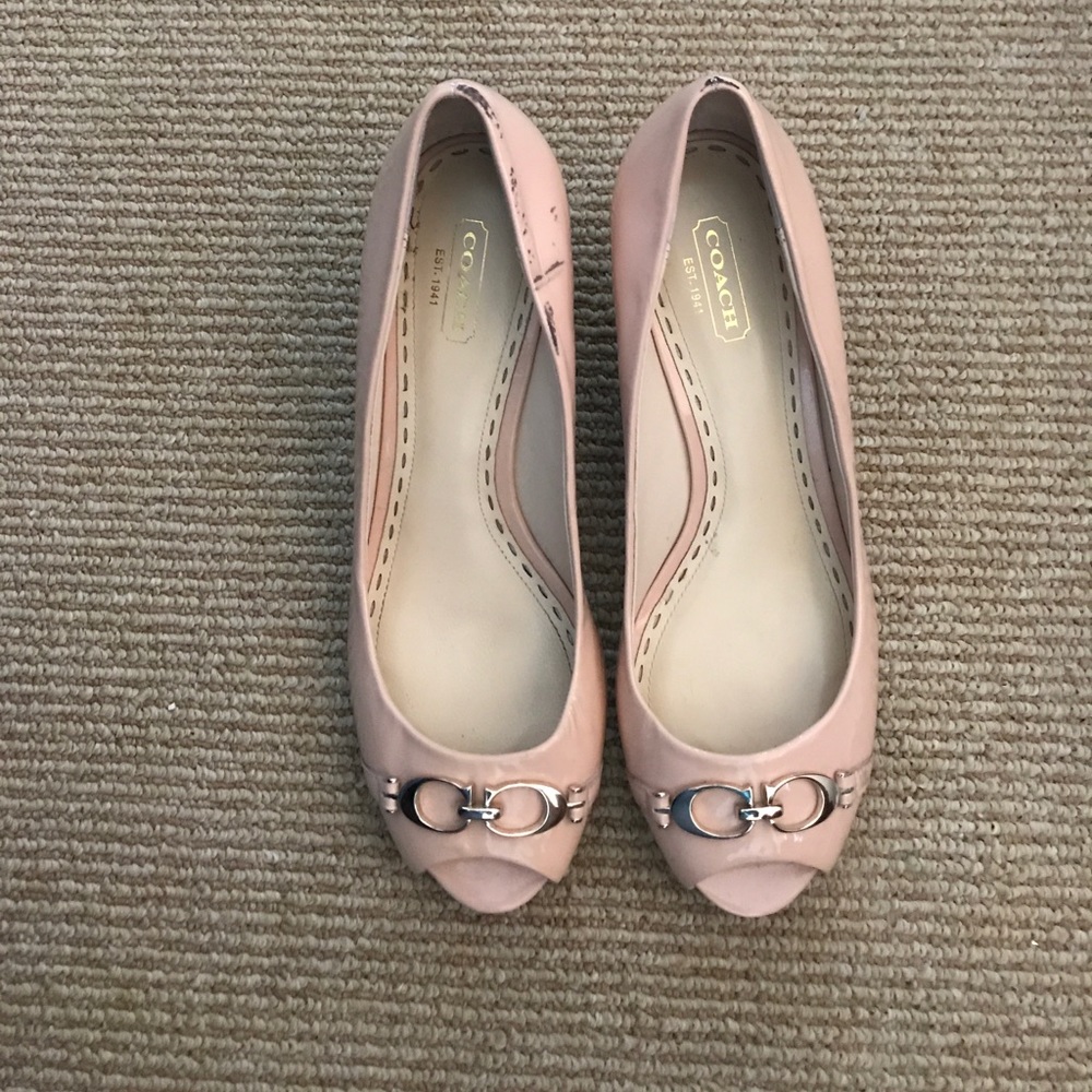 Light pink/cream and gold coach shoes