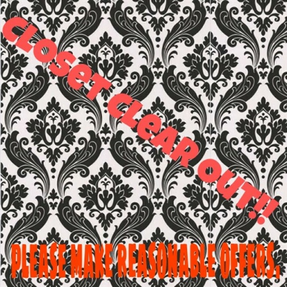 Meet your Posher, Lauren - Picture 2 of 2