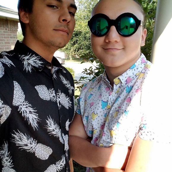 Meet your Posher, Carlos - Picture 1 of 1