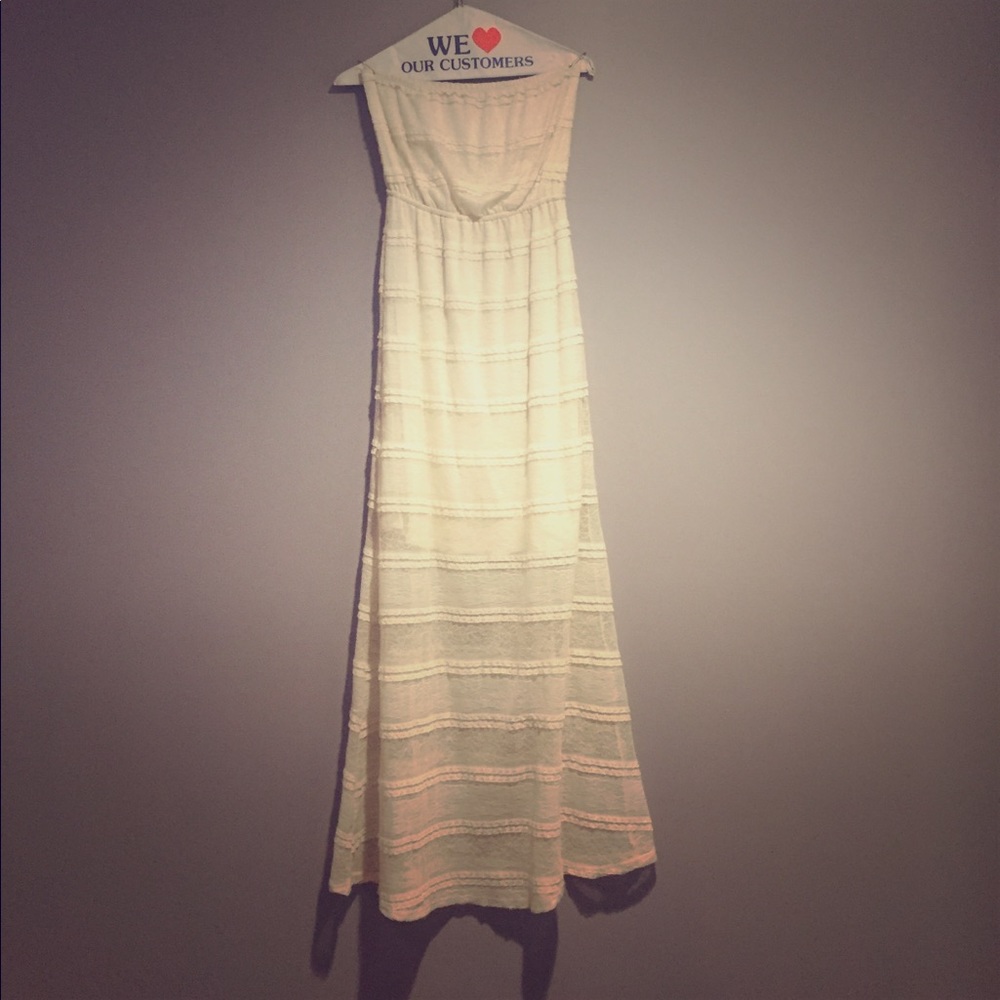 Maxi strapless dress