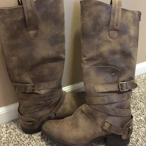 Country boots