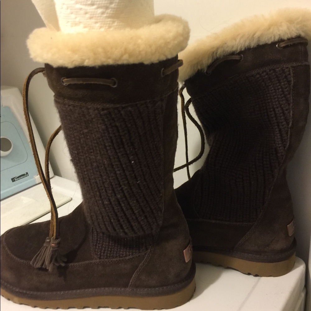 Uggs Brown sweater suede