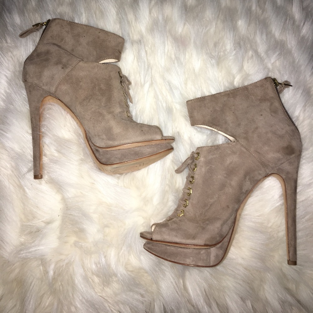 Boutique 9 Stiletto Suede Leather Open Toe Heels 9