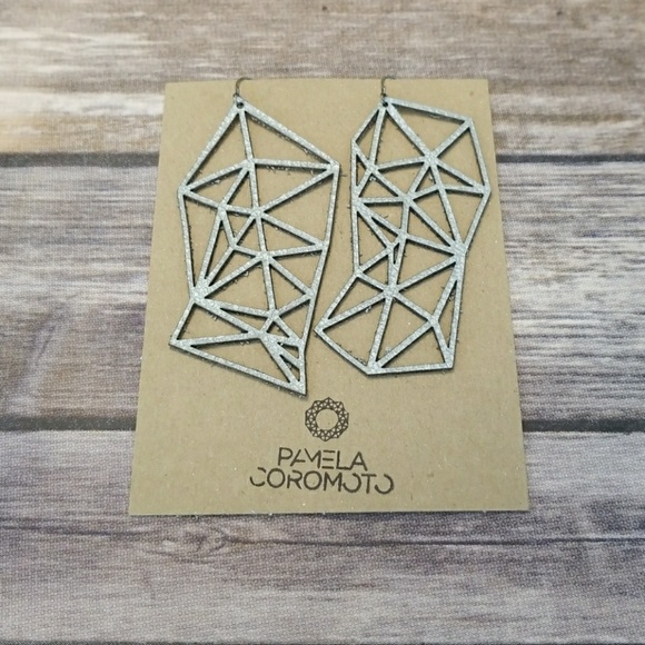 Earrings - Picture 2 of 3