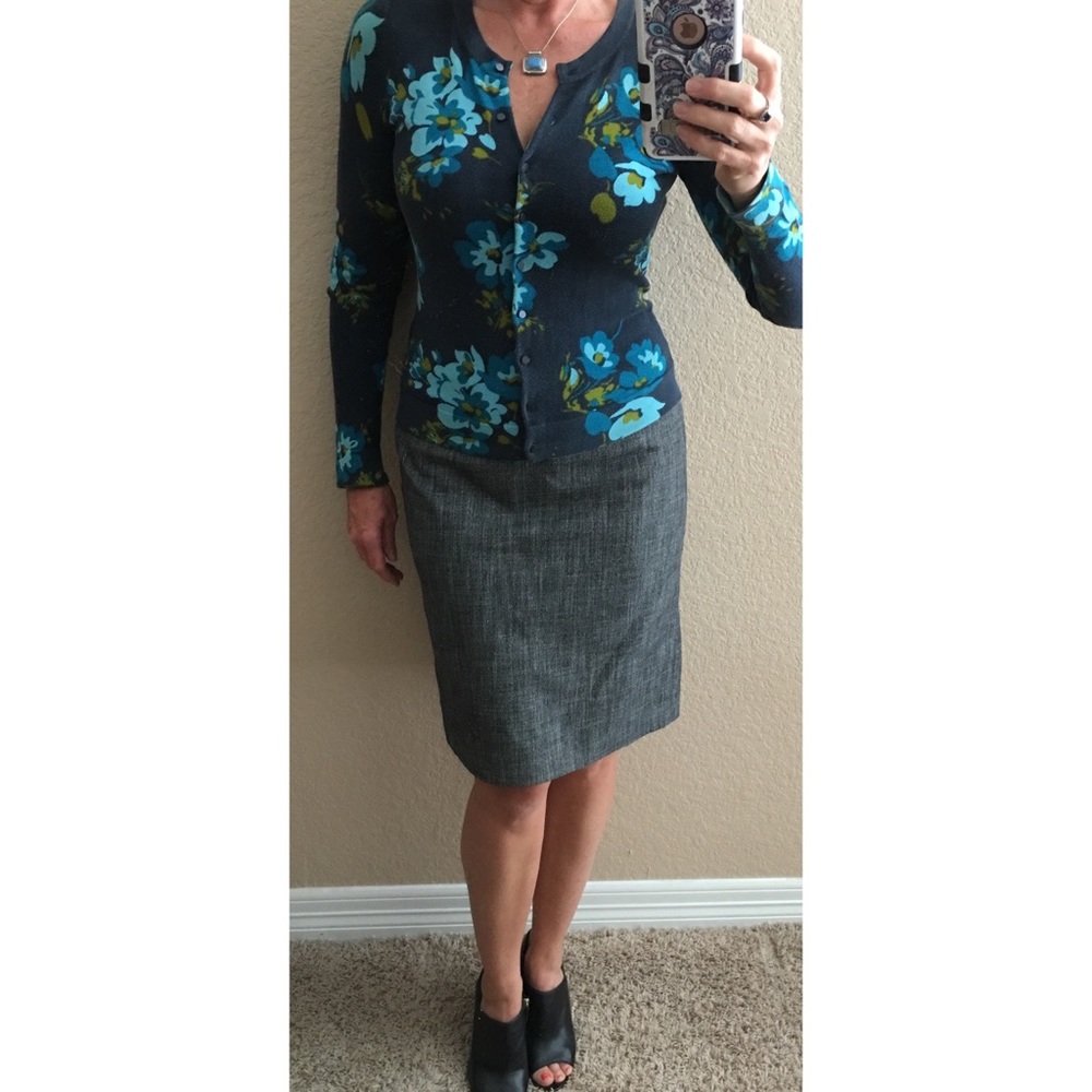 Cardigan flower print size Med.