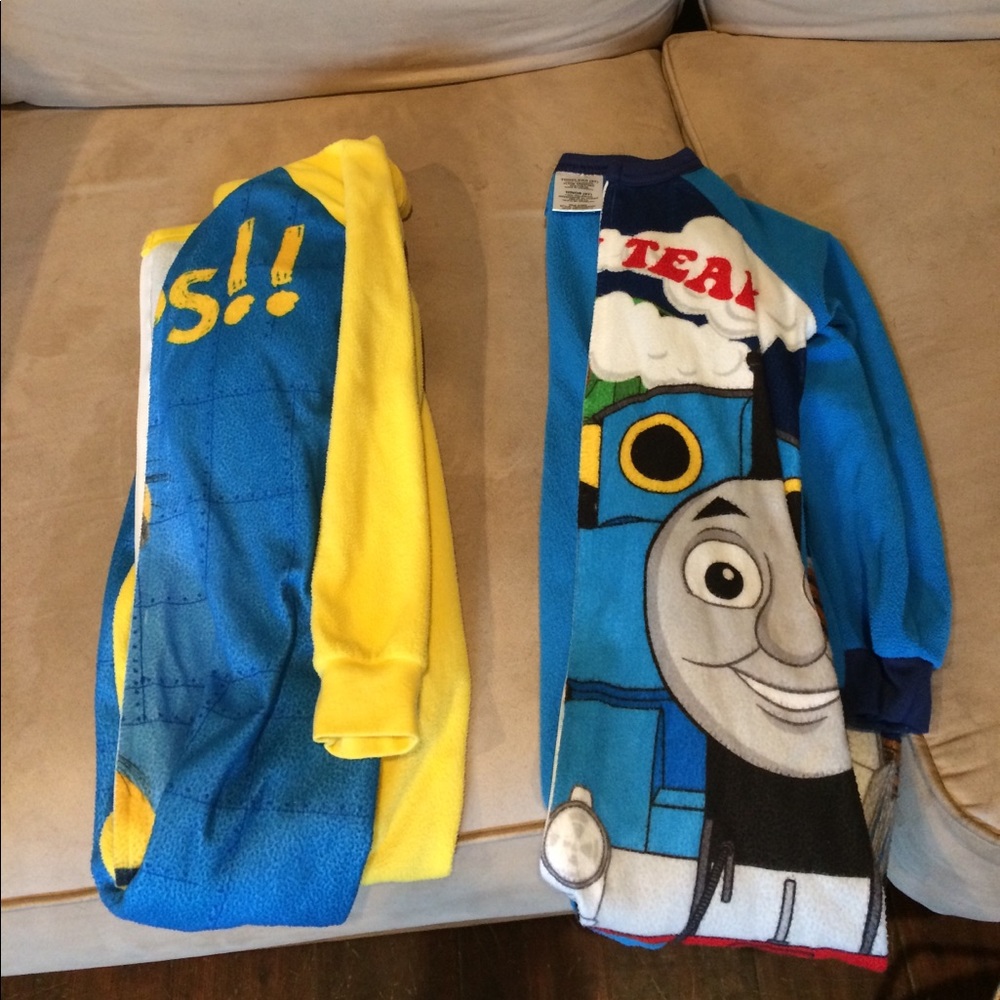 Bundle of 5T footie pj's - boys