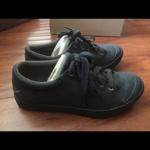 Mozo "The Maven" Canvas Sneakers