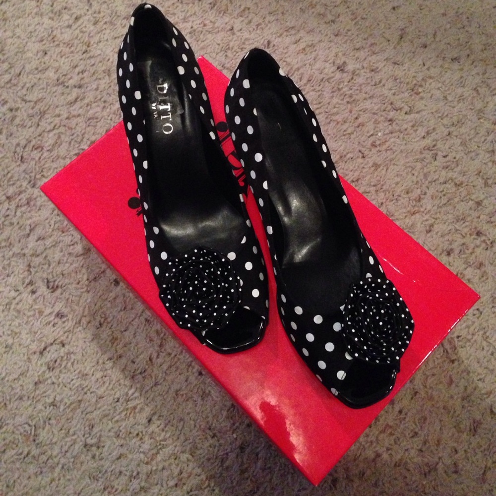 Black and white polka dot heels
