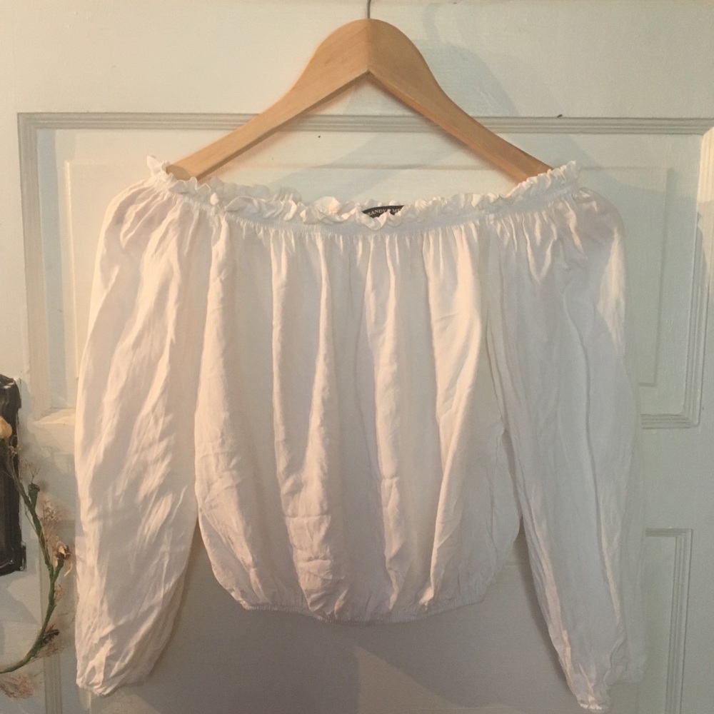 White flowy long sleeve Brandy Melville crop top