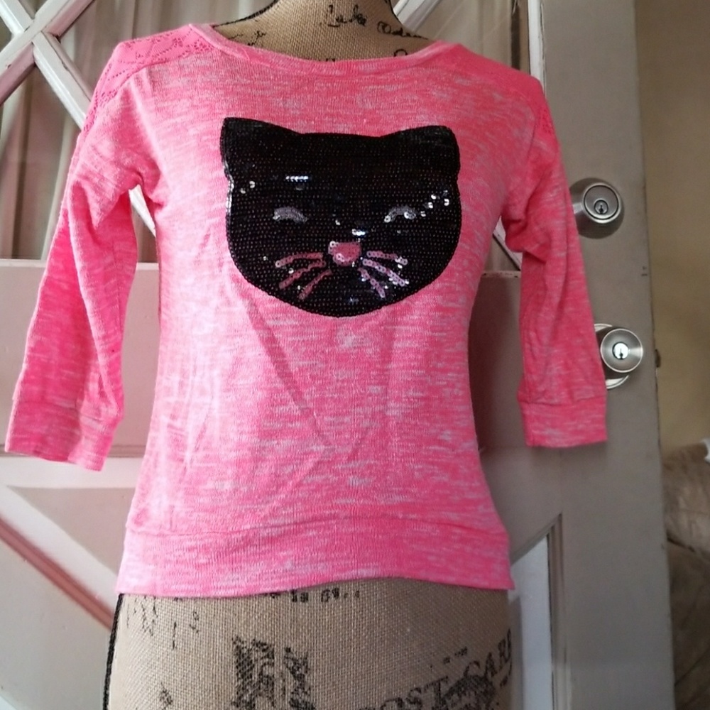 💙 5 for $20! Pink and black cat blouse