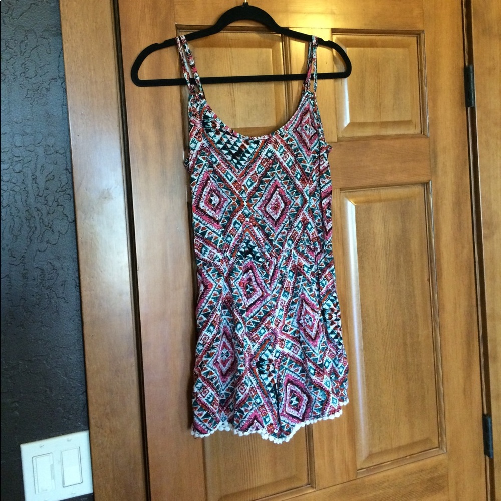 Patterned Romper - Picture 2 of 3
