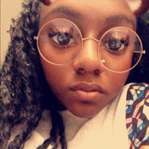 Meet your Posher, Danae