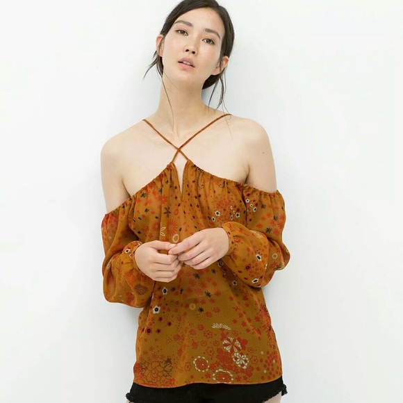 Zara off the shoulder blouse - Picture 1 of 3
