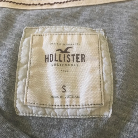 Hollister gray t-shirt! - Picture 2 of 3