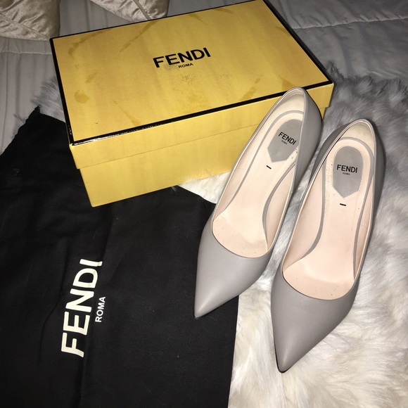 Fendi Fiona Vero Cuoio Grey Leather Pumps 9 - Picture 1 of 7