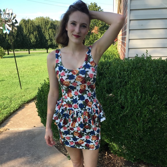 Floral dress - Picture 4 of 5