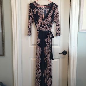 Pink Blush Maternity navy floral dress. Size Large