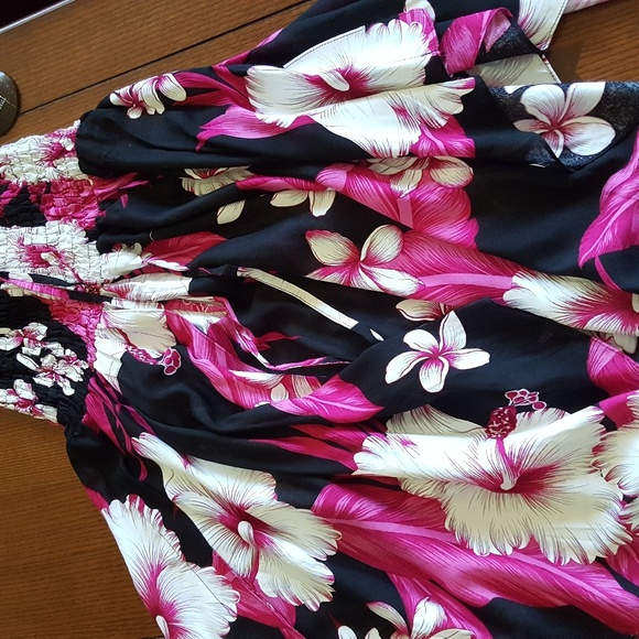 Dress - Picture 2 of 4