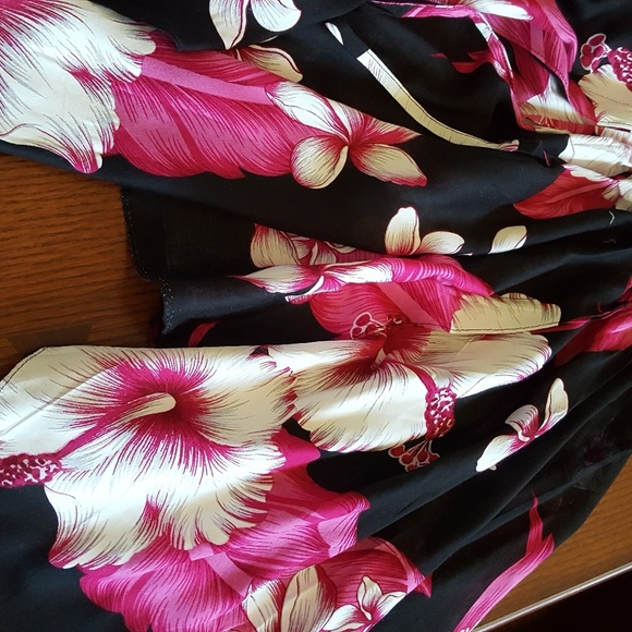 Dress - Picture 3 of 4