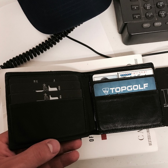 Genuine Gucci Wallet, actually made in Italy. - Picture 2 of 2