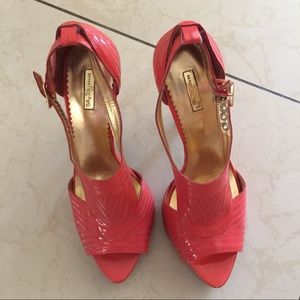 Report signature heels