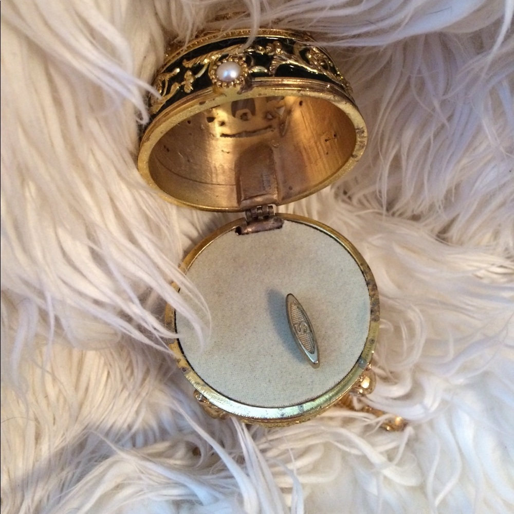 Gold Music Box - Picture 2 of 3