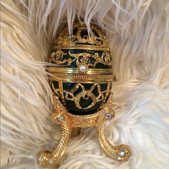 Gold Music Box - Picture 1 of 3