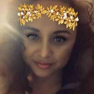 Meet your Posher, Crystal