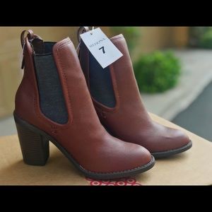 BNWT Target Merona Brown/Black Heel Boots | Size 7