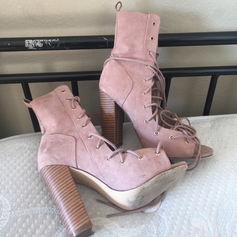 Lace up heels - Picture 1 of 4