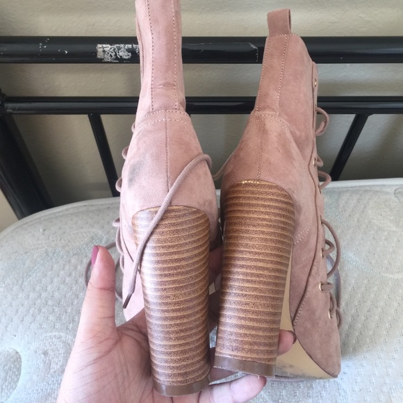 Lace up heels - Picture 2 of 4