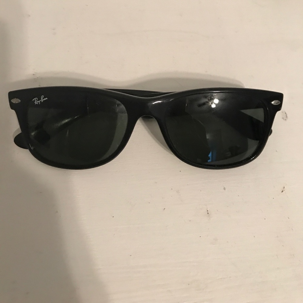 Black Wayfair ray-ban sunglasses