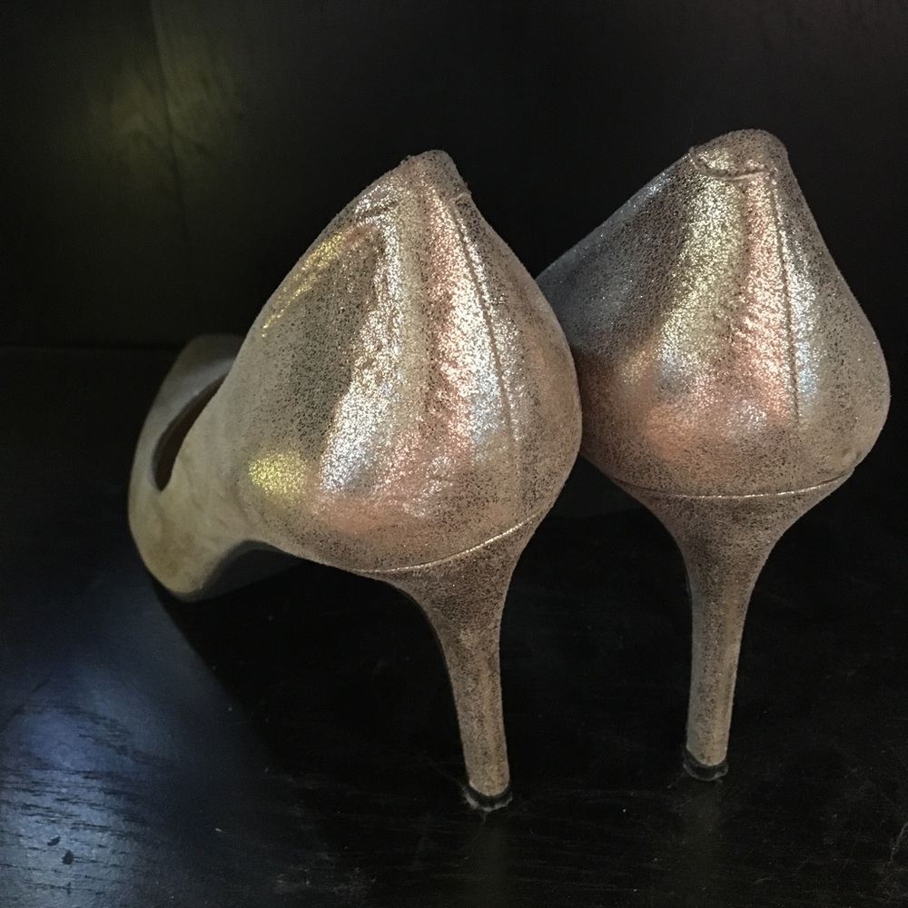 Jessica Simpson metallic pump