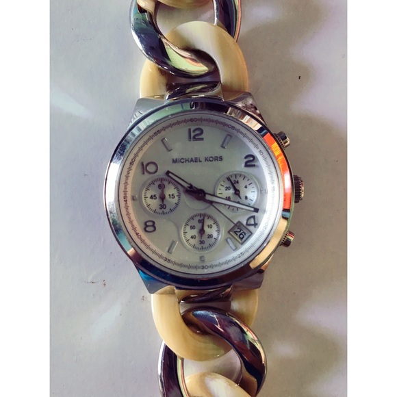 Authentic Michael Kors Silvertone Watch - Picture 2 of 3