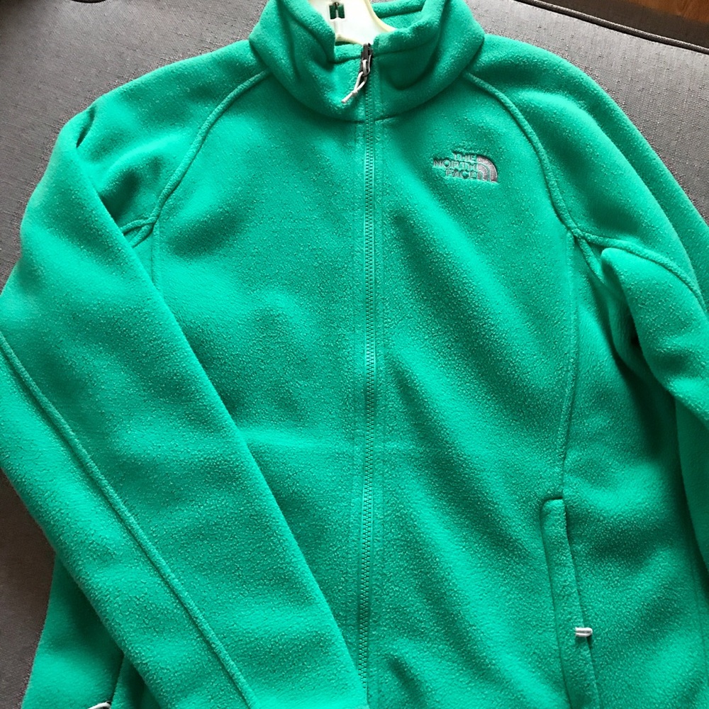 Size medium north face