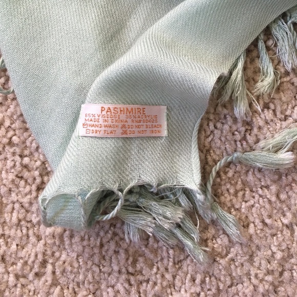 Sea Green scarf - Picture 2 of 2