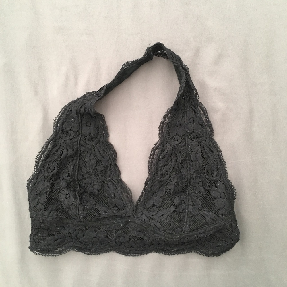 Black lacy bralette