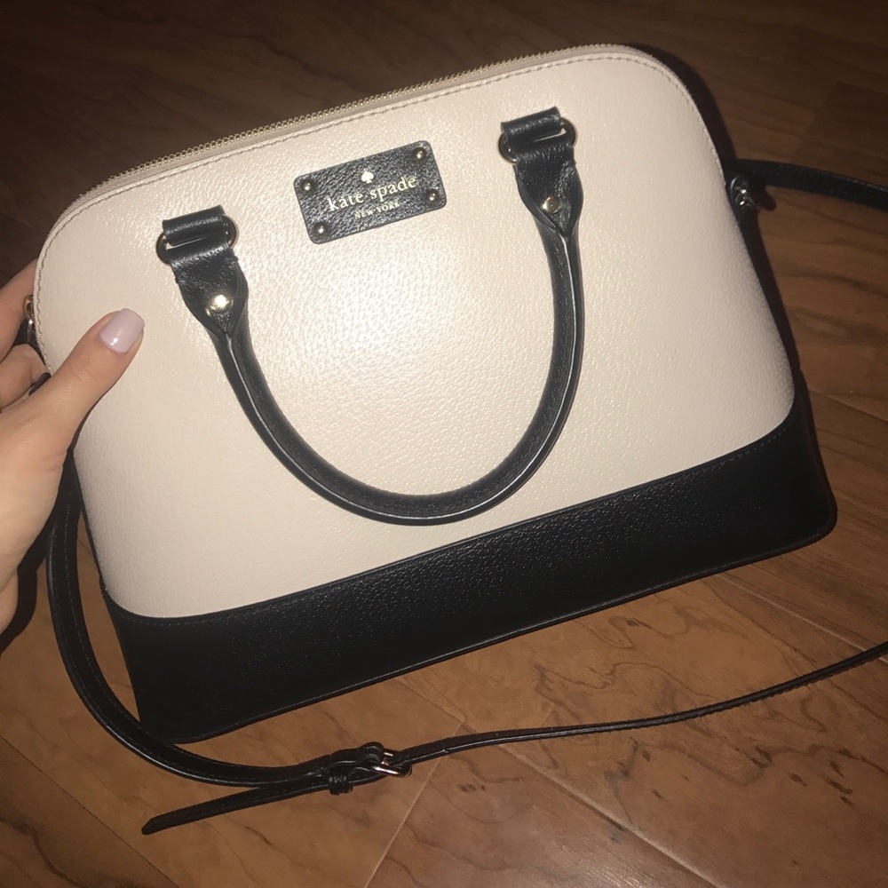 Cross body Kate spade purse