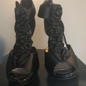 Steve Madden high heel shoe