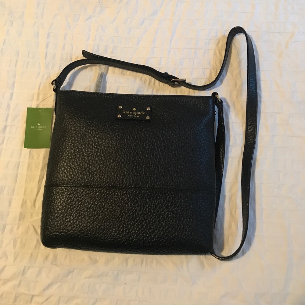 Kate Spade Cora cross body in black!