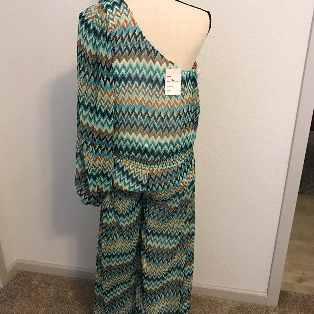BEAUTIFUL BRAND NEW MULTICOLOR JUMPSUIT! NWT