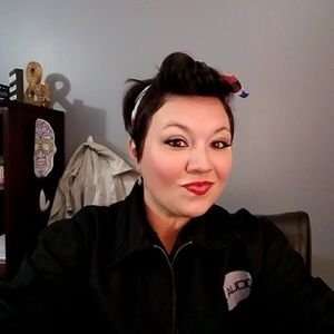 Meet your Posher, Brittney