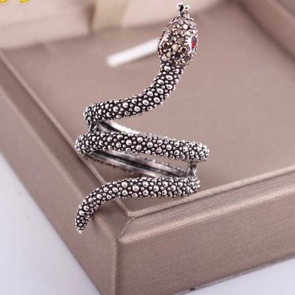 Gold or Silver Rhinestone Serpent Snake Ring NWT - Picture 8 of 8